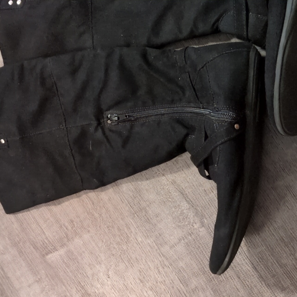 Boots - Picture 2 of 3